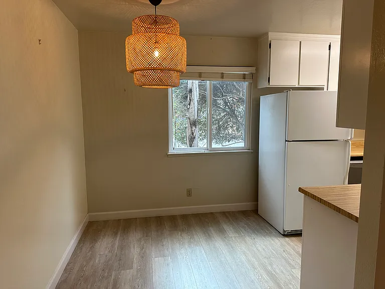 140 Doyle St #B — Photo 6