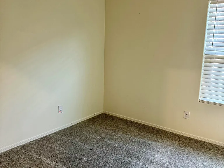 10518 W Harrigan Dr — Photo 12