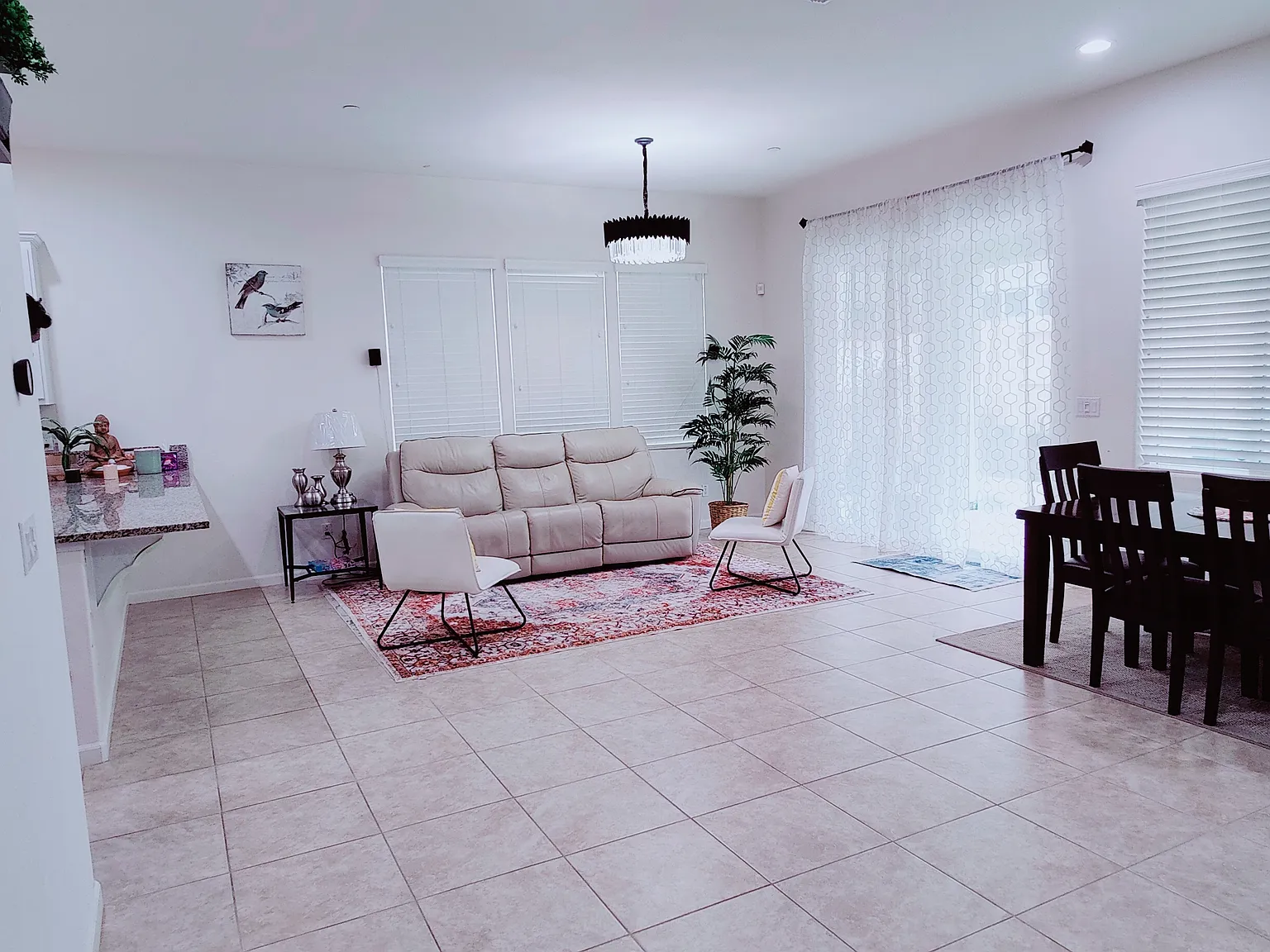 4 bed, 2374 sqft, $3,190 — Photo 2