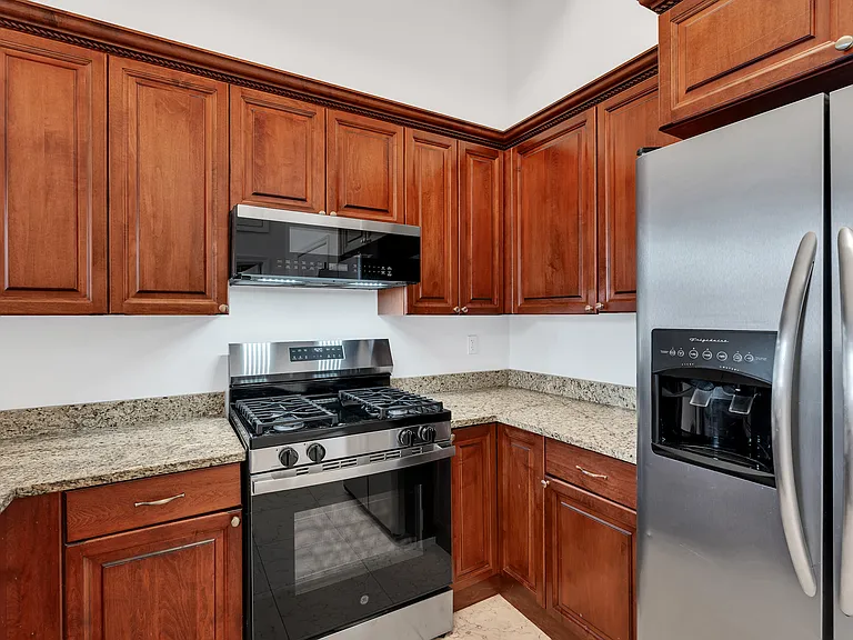 850 Grand Ave #202 — Photo 17