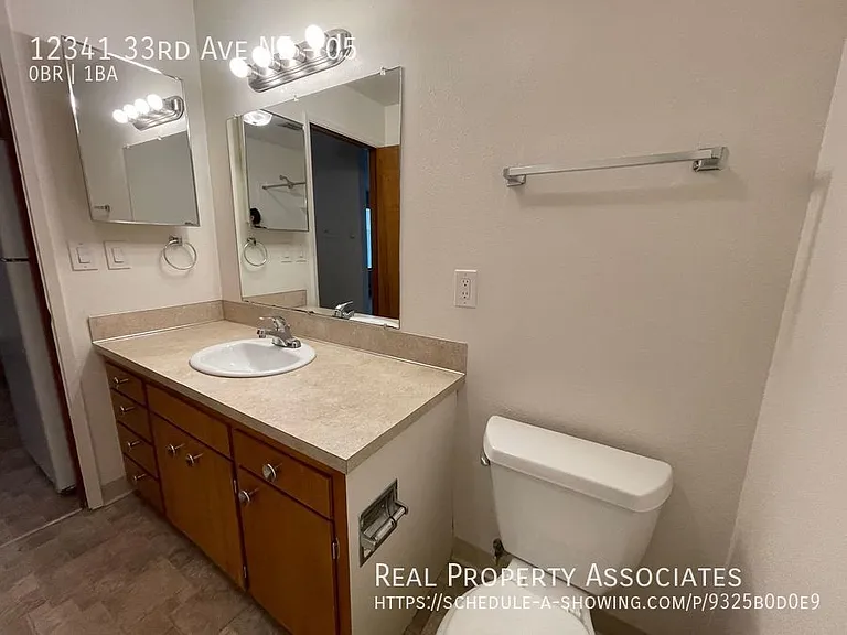 12341 33rd Ave NE #5 — Photo 5