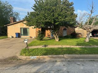 720 Cheltenham Dr, Everman, TX 76140