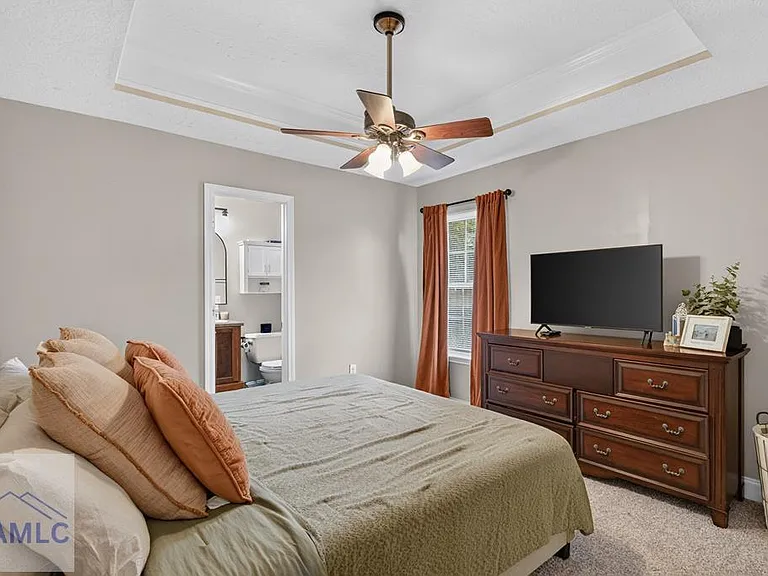 126 Thornton Dr NE — Photo 4