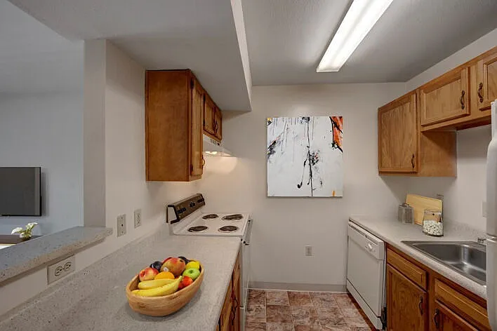 Mallside Forest Apartments — Photo 6