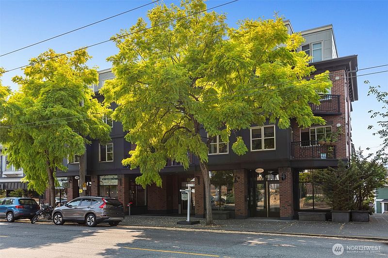 2nd image of 1909 10th Avenue W #206