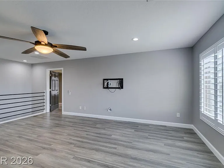 1129 Emanuel St — Photo 33