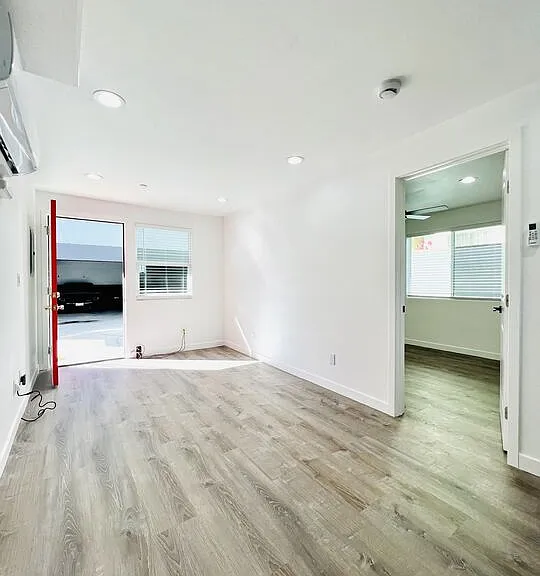908 N Louise St #B — Photo 4