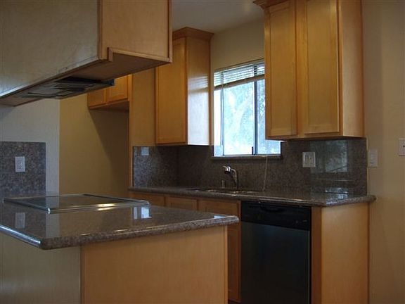 2nd image of 34855 Starling Dr APT 4