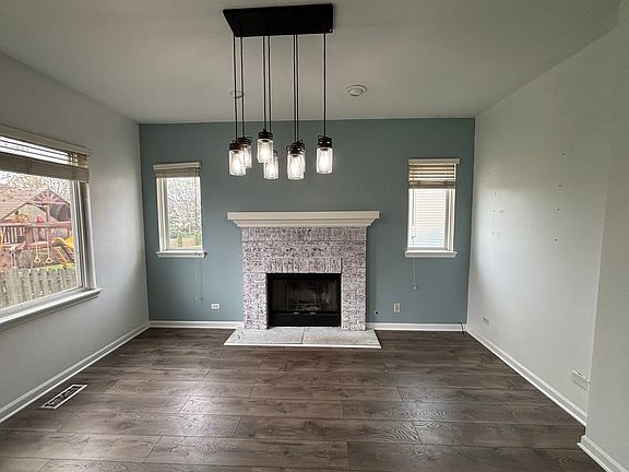 5th image of 473 W Savoy Dr