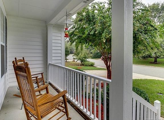 4th image of 139 Elizabeth Harrison Ln