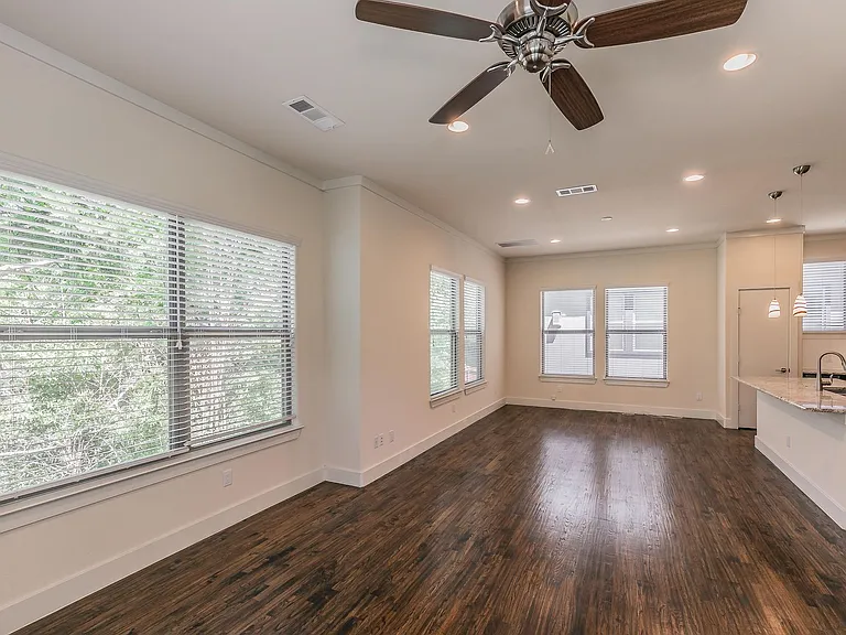 5901 Ross Ave #7 — Photo 11