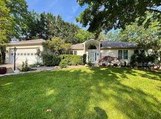 1102 Mourning Dove Dr, Blacksburg, VA 24060