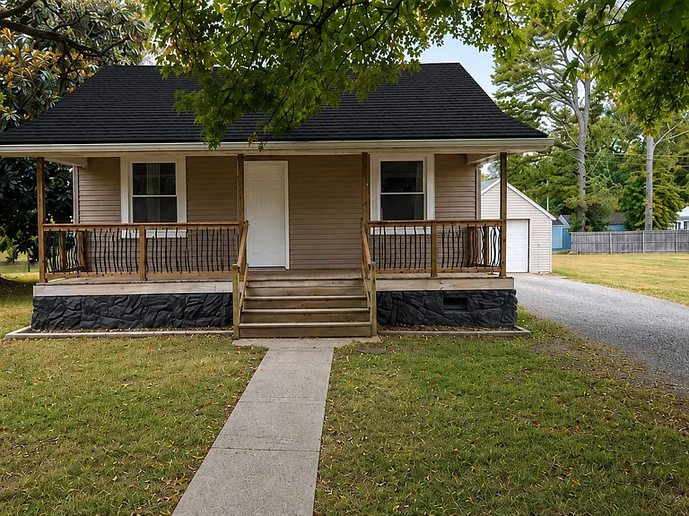 1103 Lickliter St — Photo 2