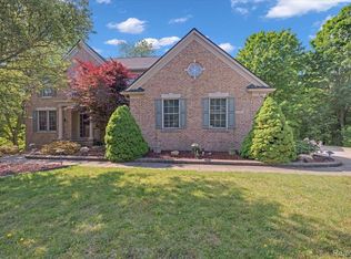 43443 McLean Ct, Novi, MI 48375