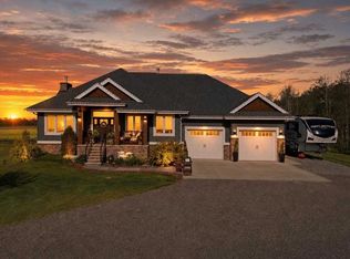 2246 E Township Road 384, Red Deer County, AB T4E2V4