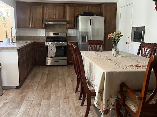 1126 Lemon Gum Ln, Hemet, CA 92545