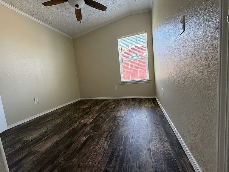 709 N Collins Fwy #213 — Photo 21