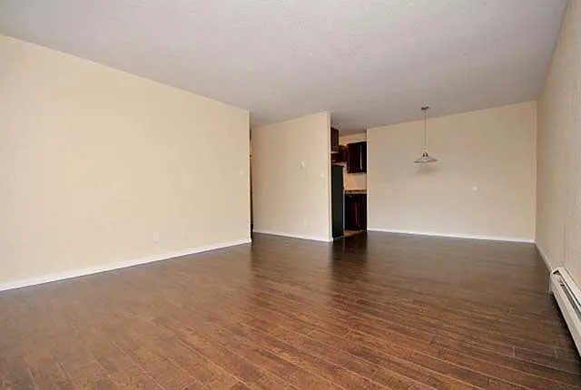 955 Humboldt St — Photo 7