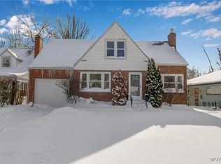 38 Hancock Ter, Amherst, NY 14226