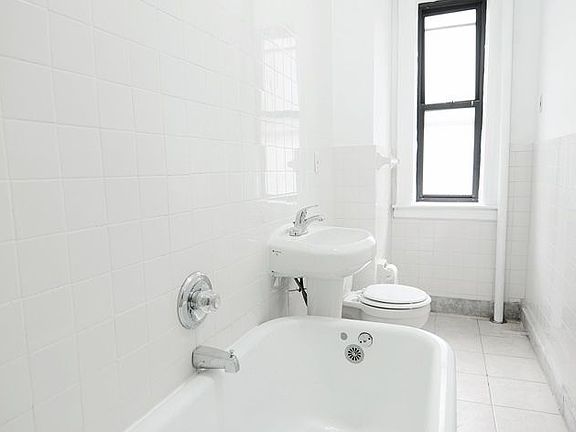 4th image of 246 W 106th St #5FS