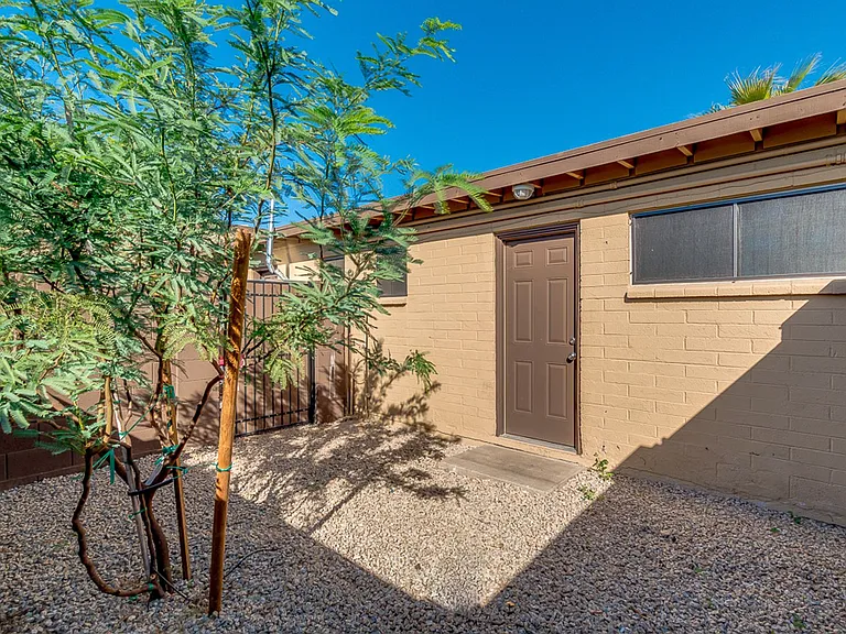 1809 E Virginia Ave — Photo 16