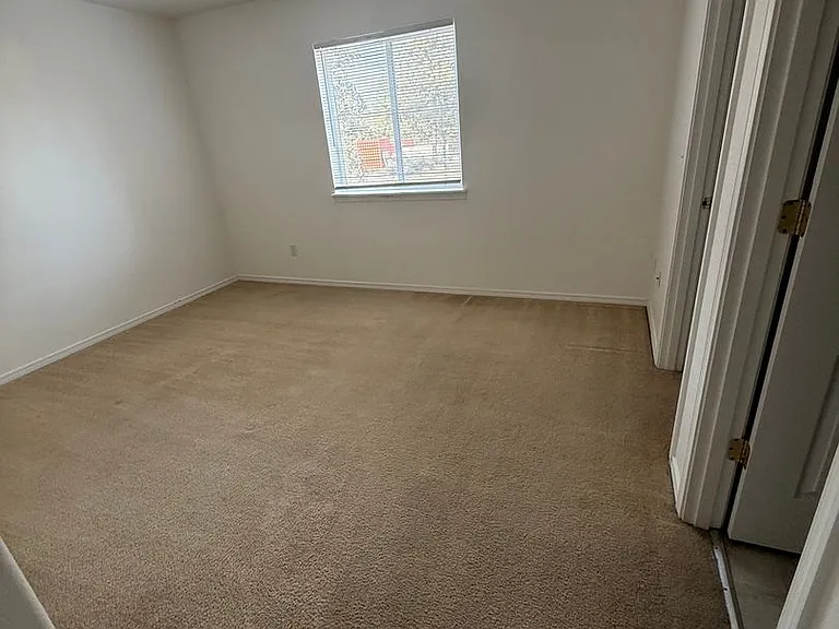 2358 NE Mary Rose Pl — Photo 15