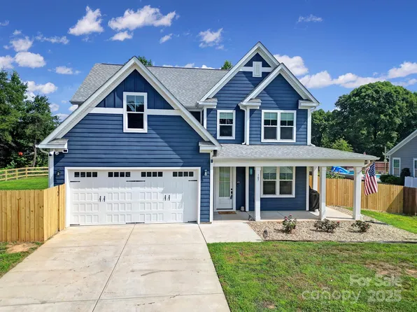 107 Collins Grove Ct, Mooresville, NC 28115