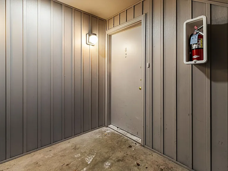 1607 Carolina St — Photo 16