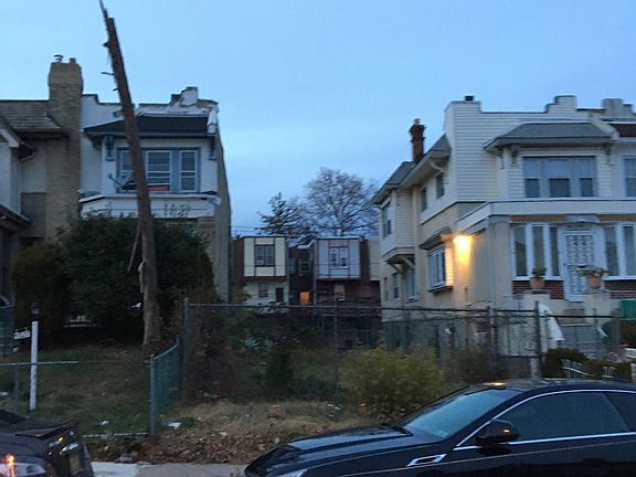 2nd image of 5325 Arlington St