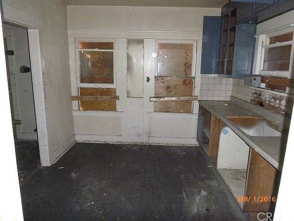 4th image of 1758 N Mountain View Ave