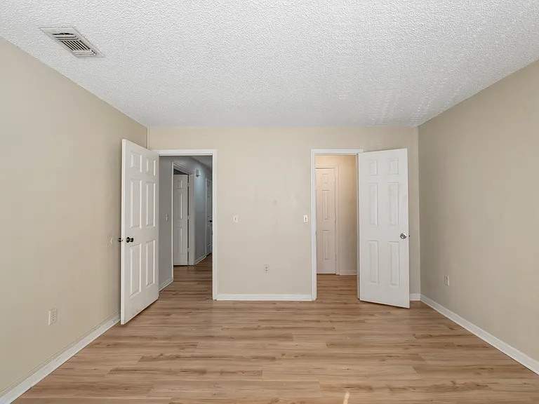 4160 Versailles Dr #4160D — Photo 9