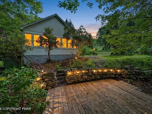 754 Carlton Rd, Newfoundland, PA 18445