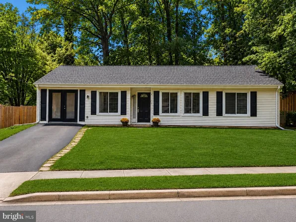 1522 Millikens Bend Rd, Herndon, VA 20170
