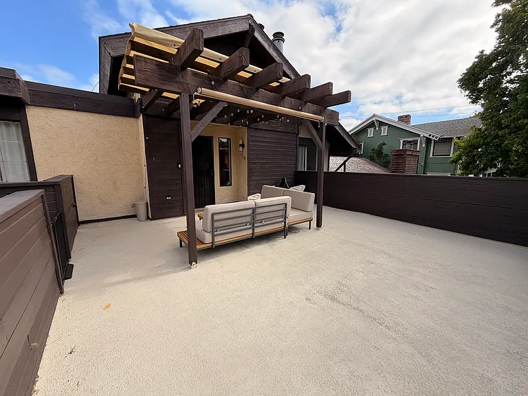 1562 Diamond St — Photo 9