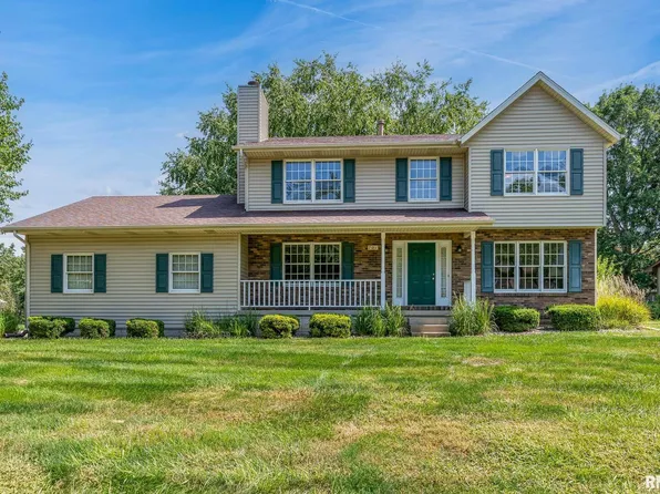 701 E 6th St, Coal Valley, IL 61240