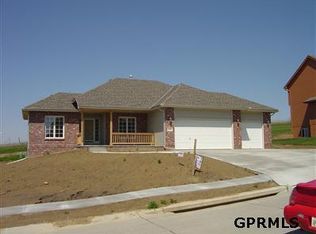 1306 S Joy St, Papillion, NE 68046