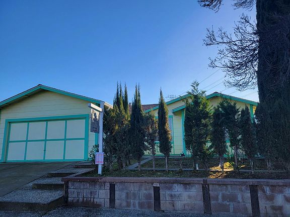 2nd image of 851 Wedgewood Dr