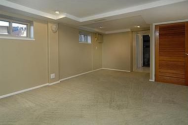 4th image of 2855 Dahlia St
