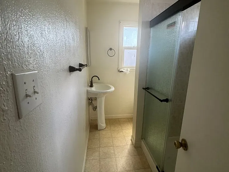 475 & 477 Page St — Photo 3