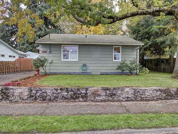 4th image of 3002 E McLoughlin Blvd