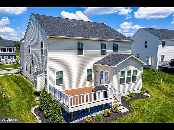 3rd image of 1104 Carpenter Dr