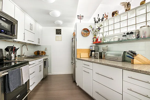 Sold by Corcoran | media 24