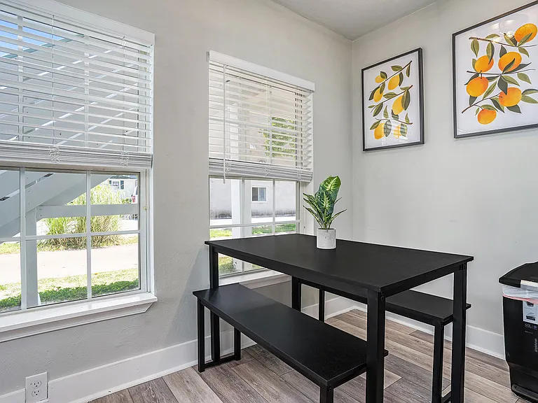 639 W Ocean View Ave — Photo 6