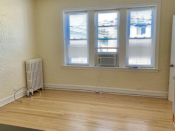 3rd image of 3251 Kenilworth Ave APT 1N