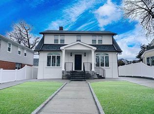8619 Palo Alto St, Hollis, NY 11423