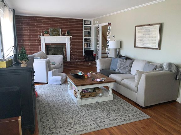 2nd image of 813 Elmwood Dr