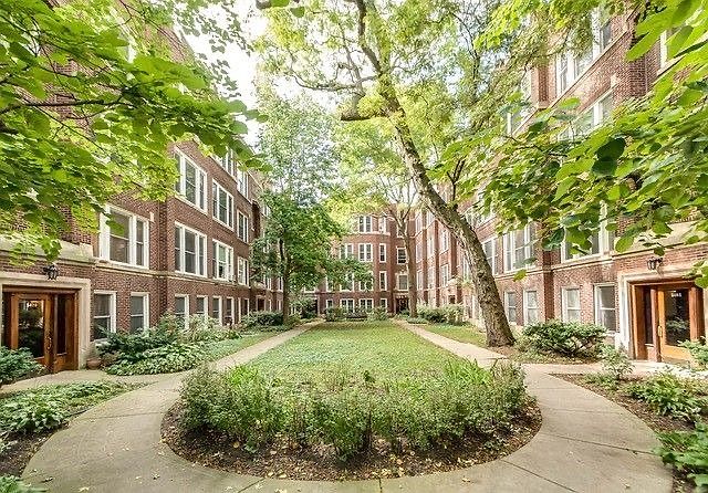 1st image of 5468 S Woodlawn Ave APT 1W