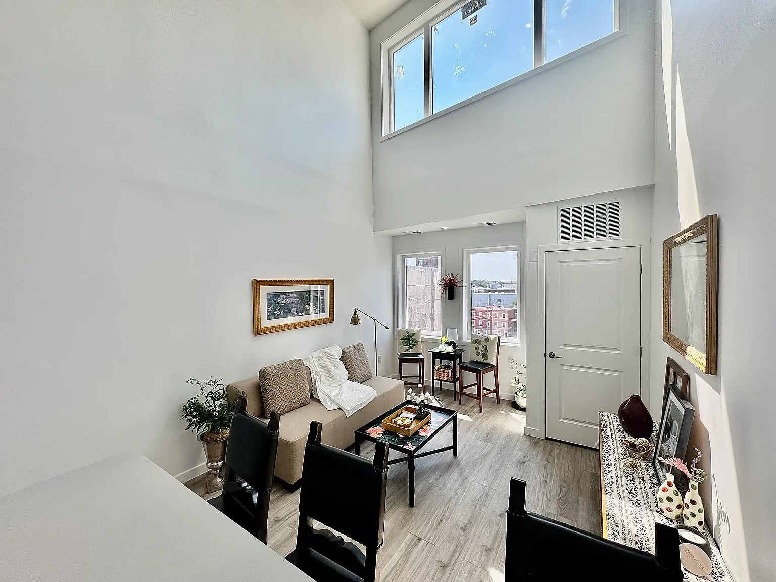3 bed, 1500 sqft, $2,861 — Photo 1
