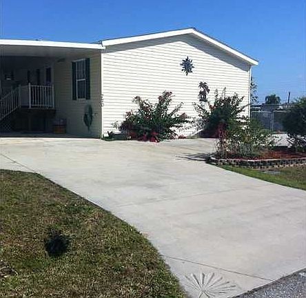 2nd image of 720 Holiday Dr