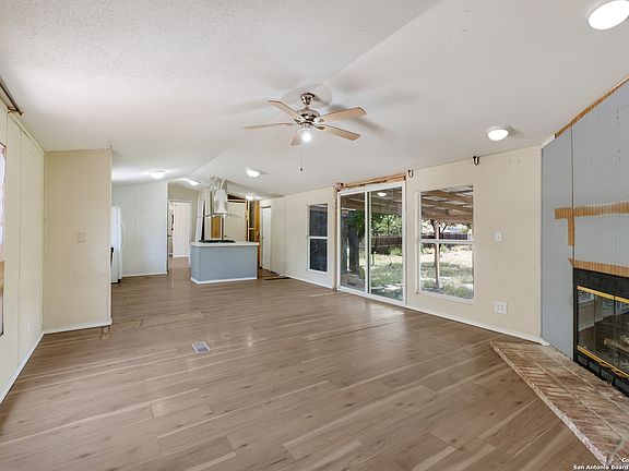 2nd image of 1125 Valeria Dr